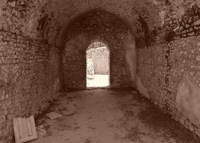 巴尼亚酒店 * 阿谢亚